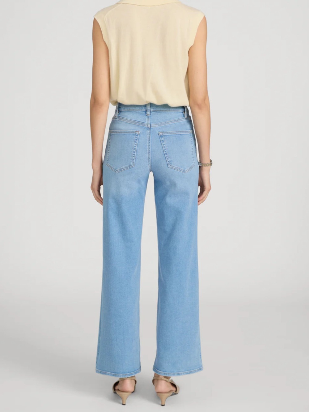 Frame Denim High-Rise Wide Leg Jeans in Light Blue Wash - Picture 5 of 10